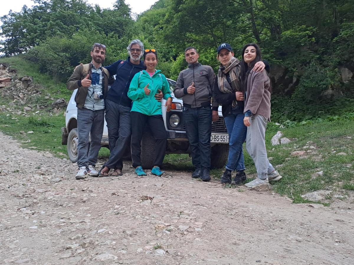 Xinaliq Khinalig Izzet'S Riverside Home Stay Экстерьер фото