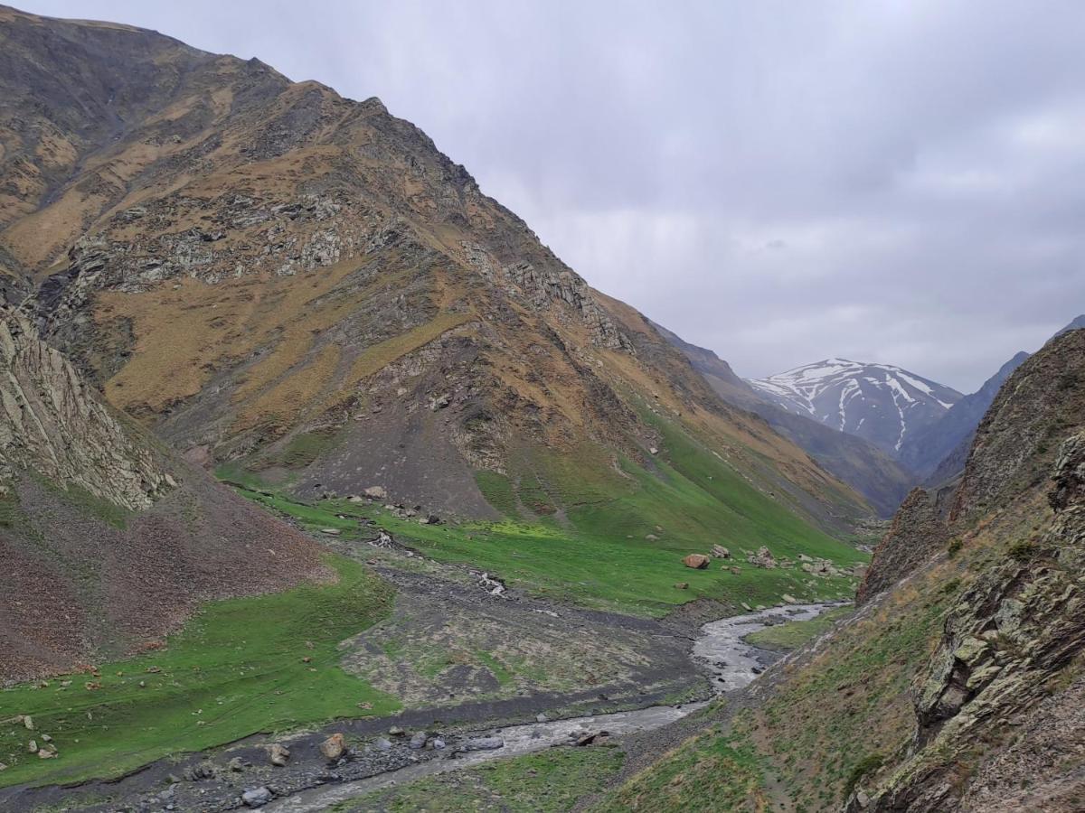 Xinaliq Khinalig Izzet'S Riverside Home Stay Экстерьер фото