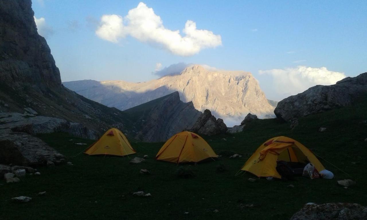 Xinaliq Khinalig Izzet'S Riverside Home Stay Экстерьер фото