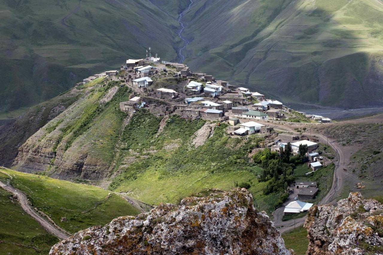 Xinaliq Khinalig Izzet'S Riverside Home Stay Экстерьер фото