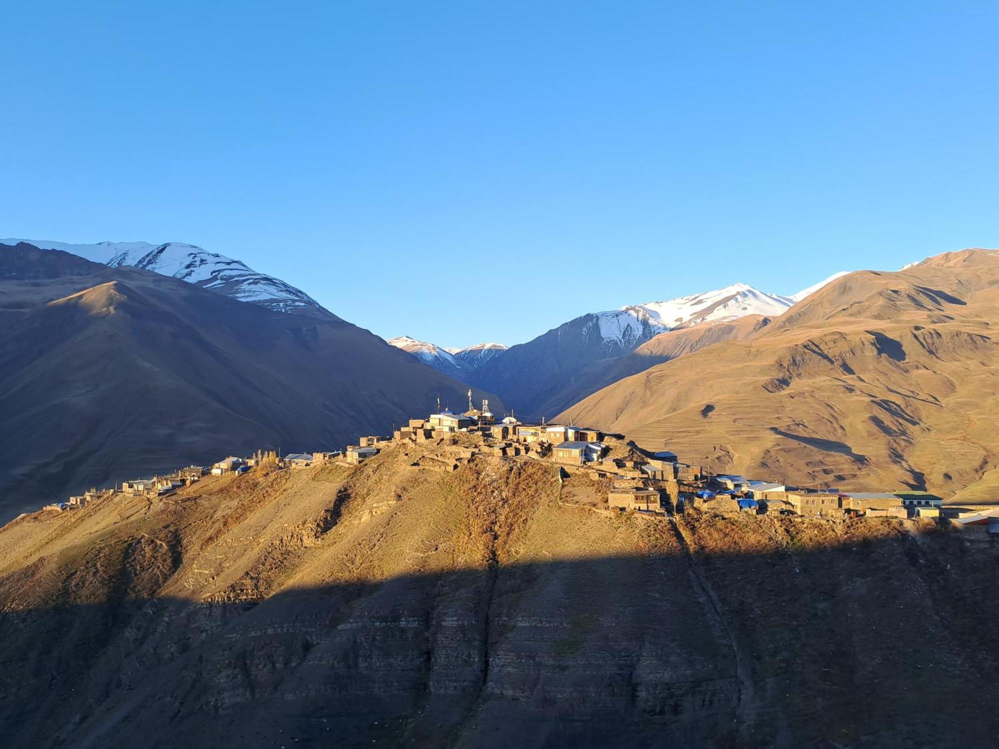 Xinaliq Khinalig Izzet'S Riverside Home Stay Экстерьер фото