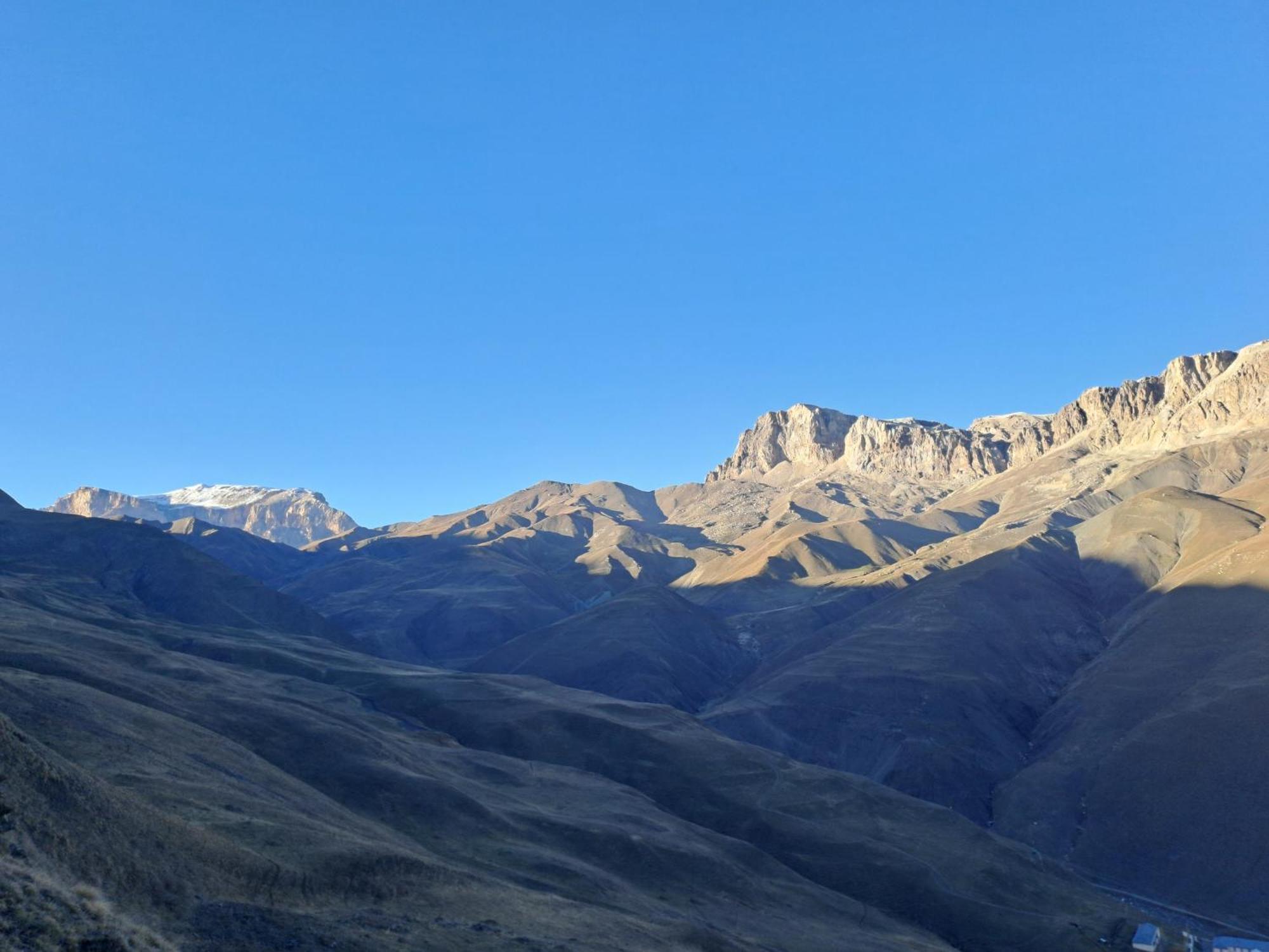 Xinaliq Khinalig Izzet'S Riverside Home Stay Экстерьер фото