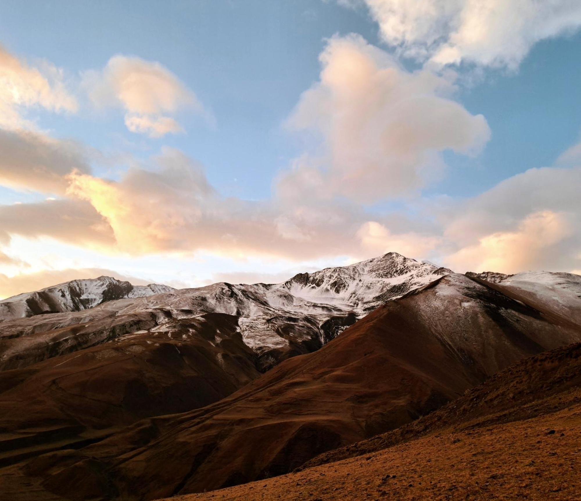 Xinaliq Khinalig Izzet'S Riverside Home Stay Экстерьер фото