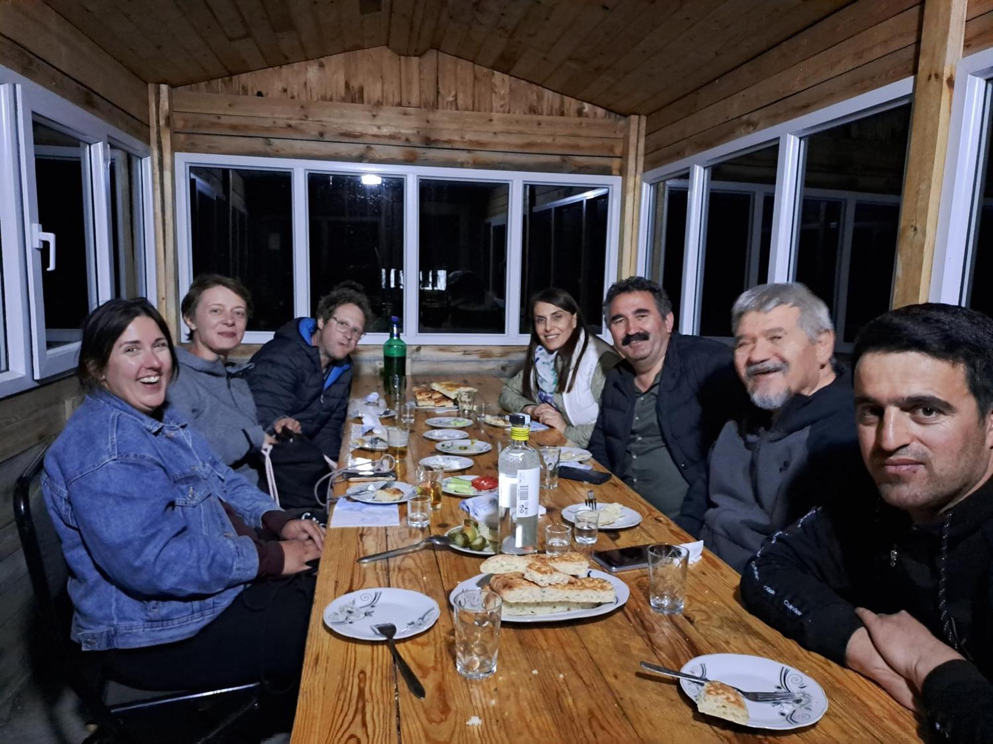 Xinaliq Khinalig Izzet'S Riverside Home Stay Экстерьер фото