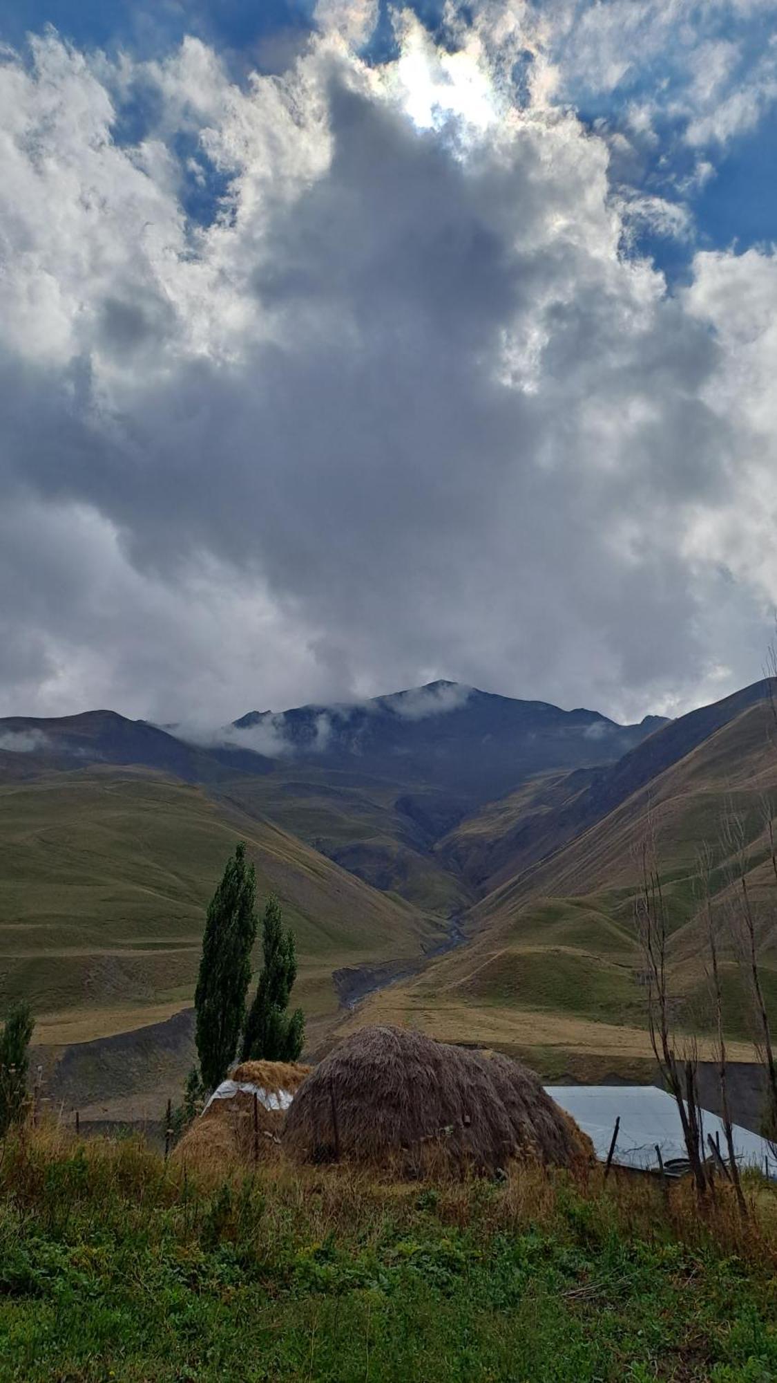 Xinaliq Khinalig Izzet'S Riverside Home Stay Экстерьер фото