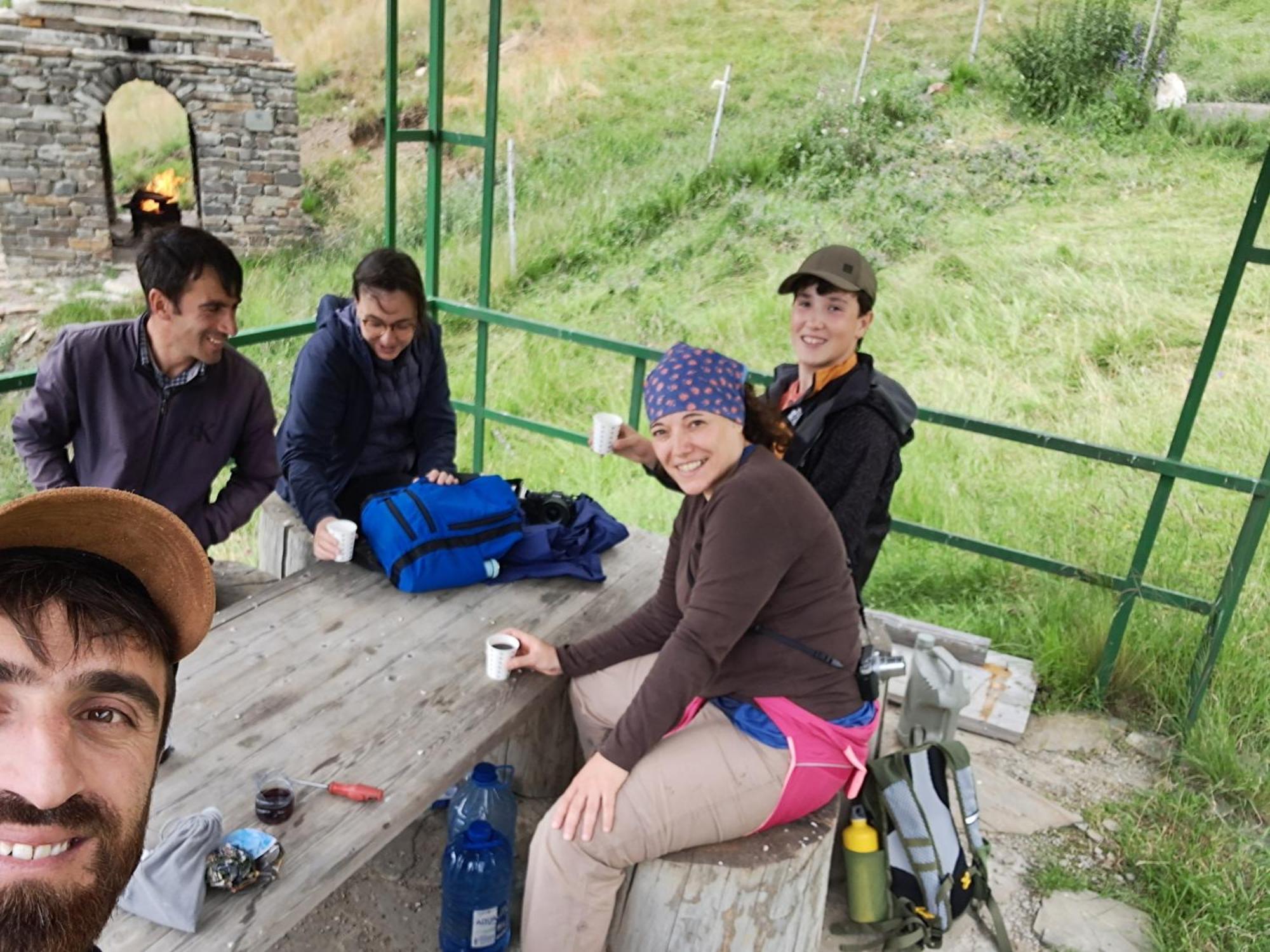 Xinaliq Khinalig Izzet'S Riverside Home Stay Экстерьер фото