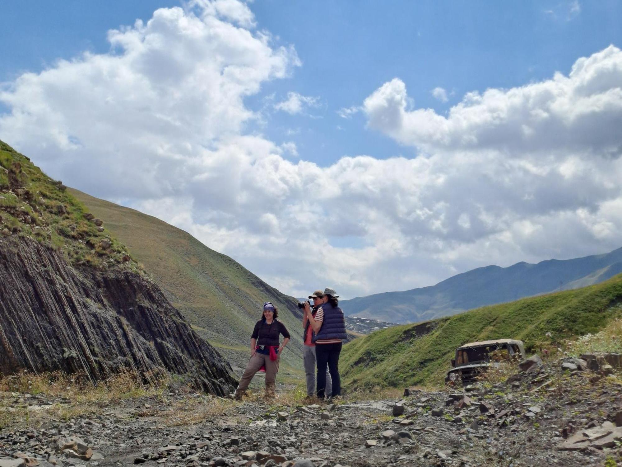 Xinaliq Khinalig Izzet'S Riverside Home Stay Экстерьер фото