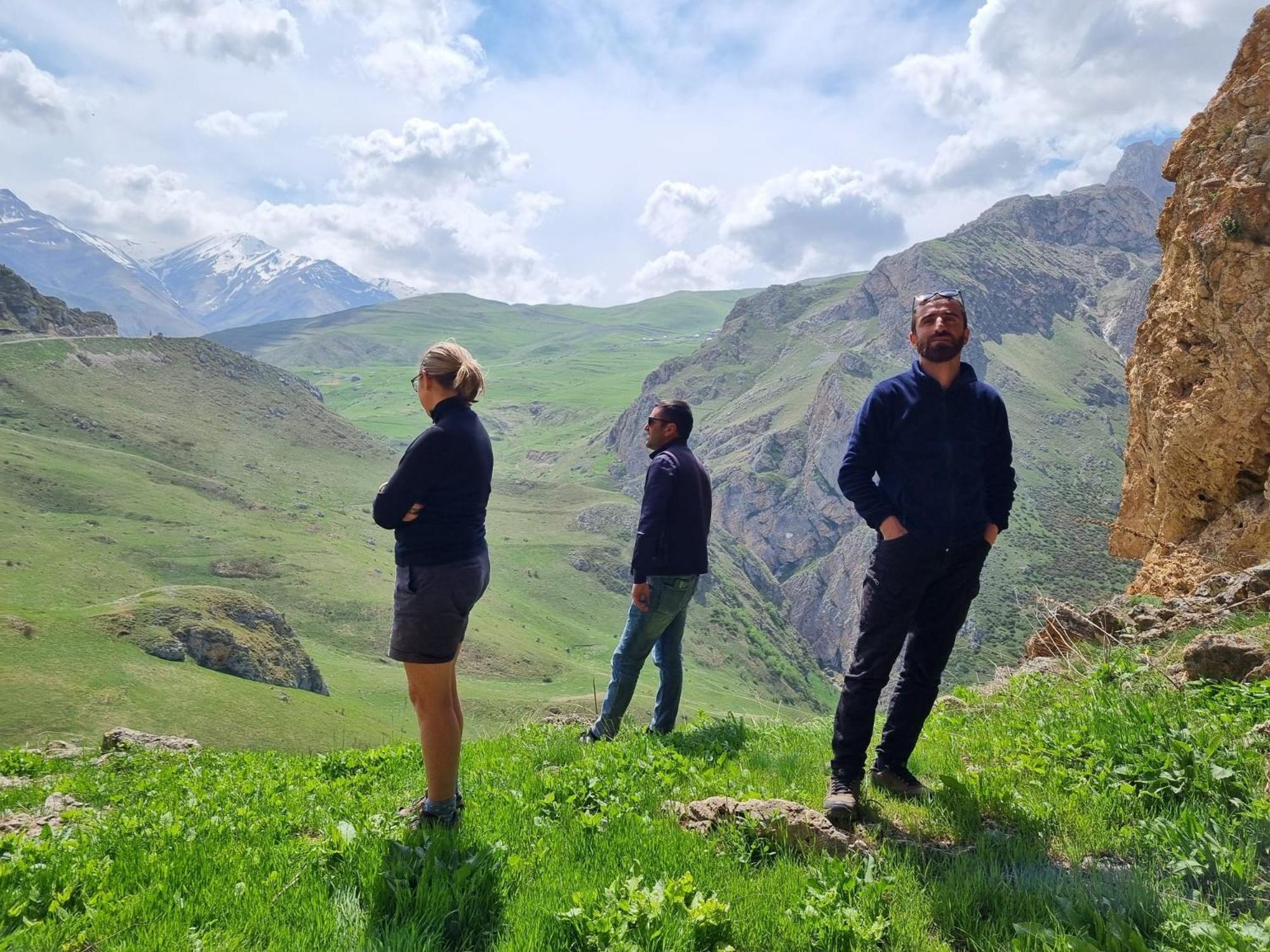 Xinaliq Khinalig Izzet'S Riverside Home Stay Экстерьер фото